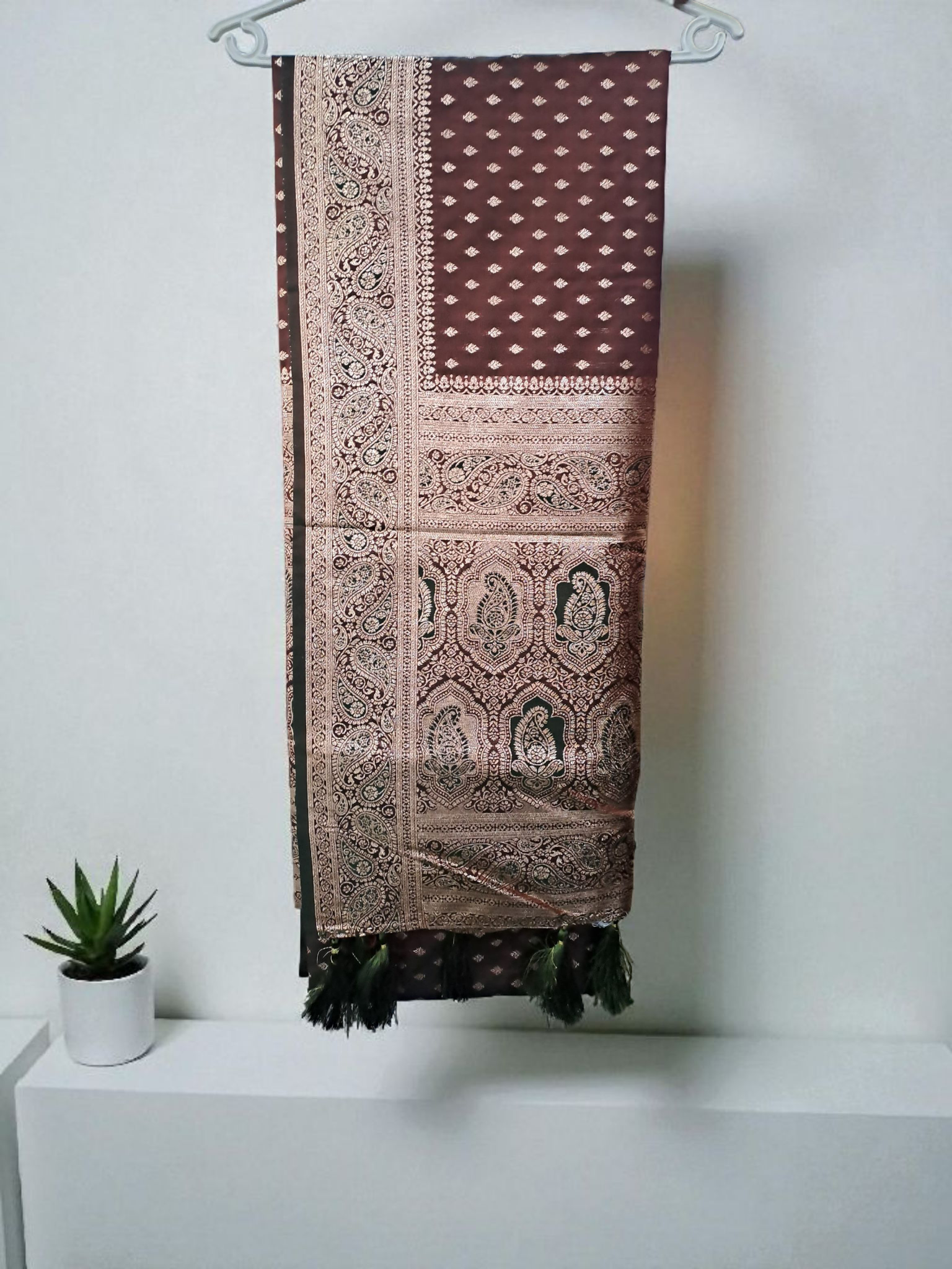 Scs19-1400 Brown silk saree