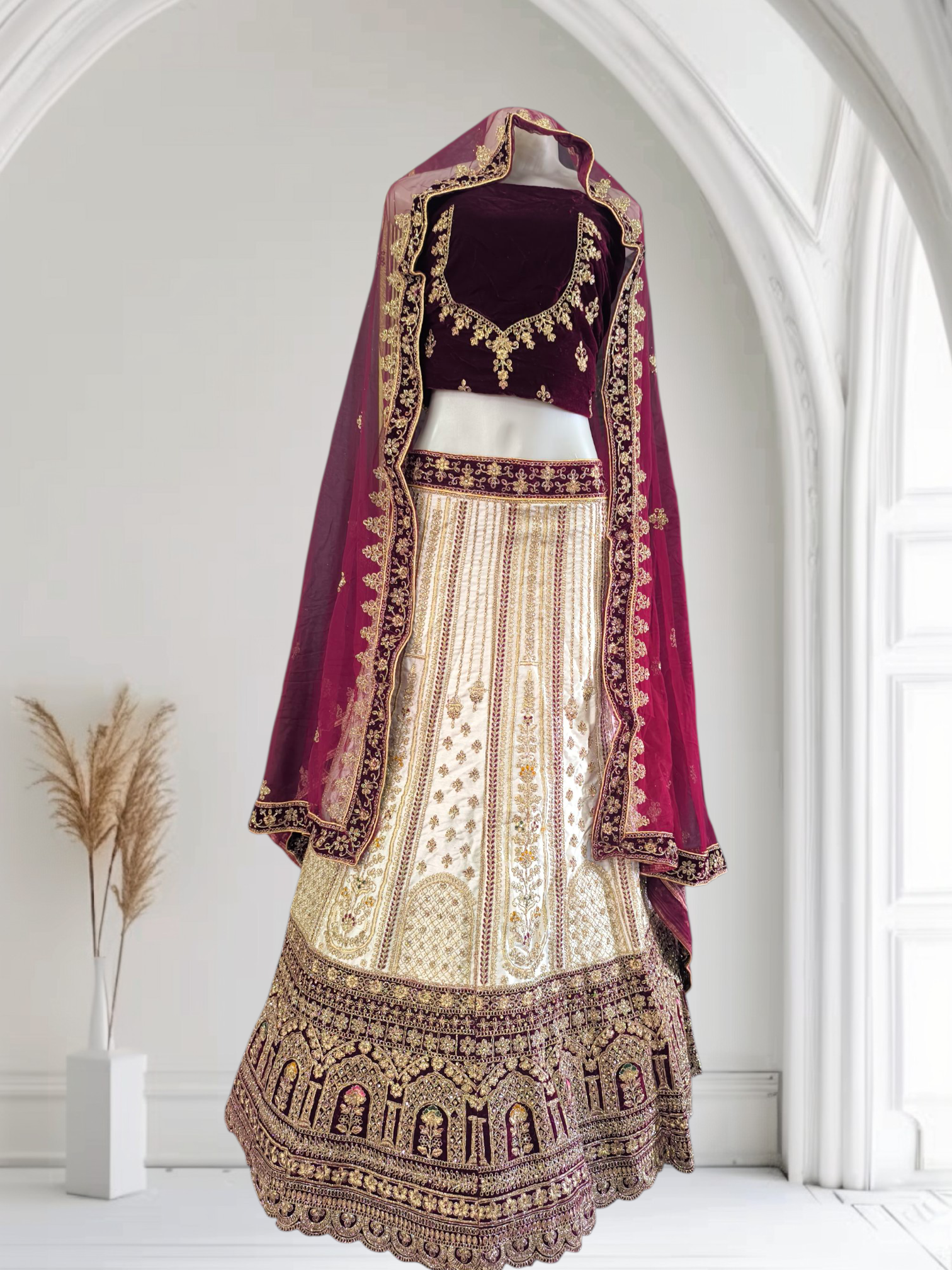 Sc-5600 cream Lehenga with velvet border(unstitched)